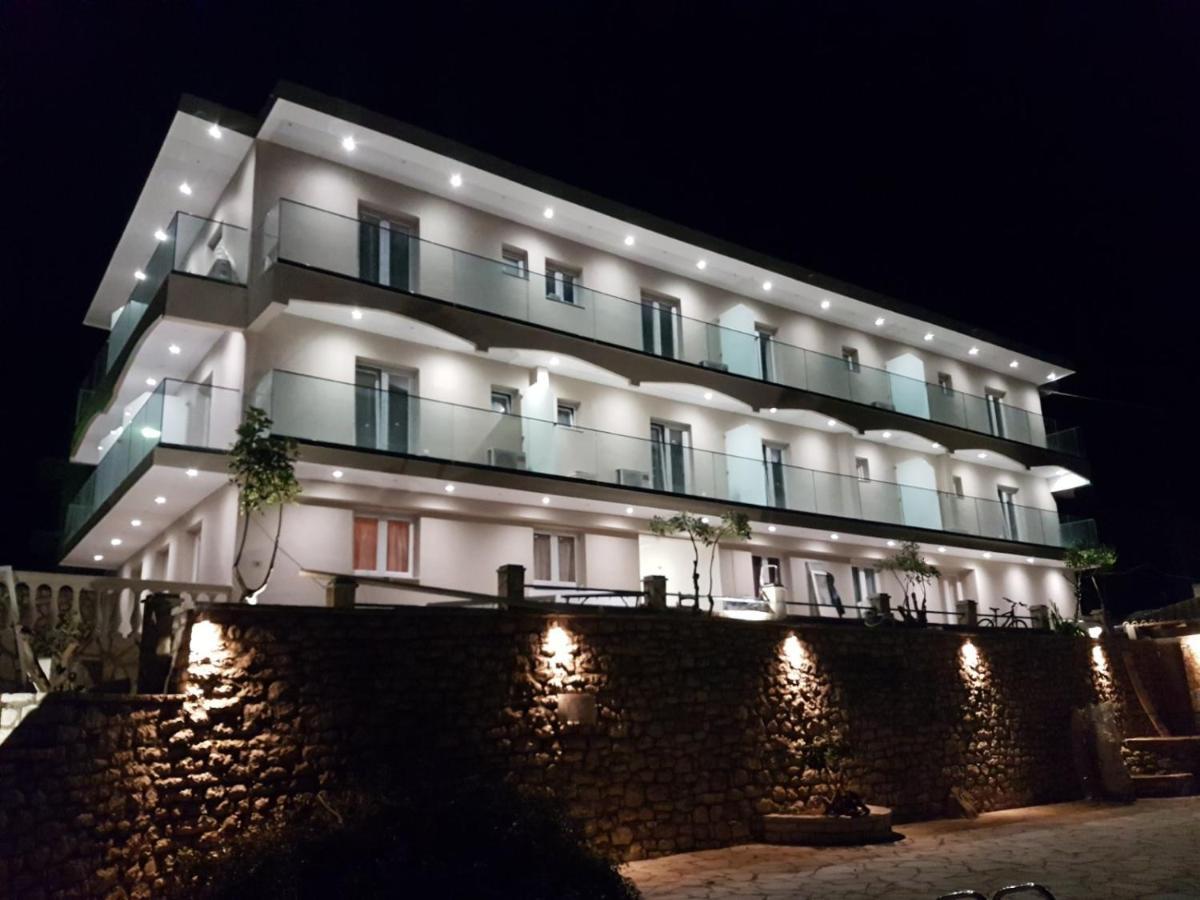 Aria Suites Kassiopi Bagian luar foto